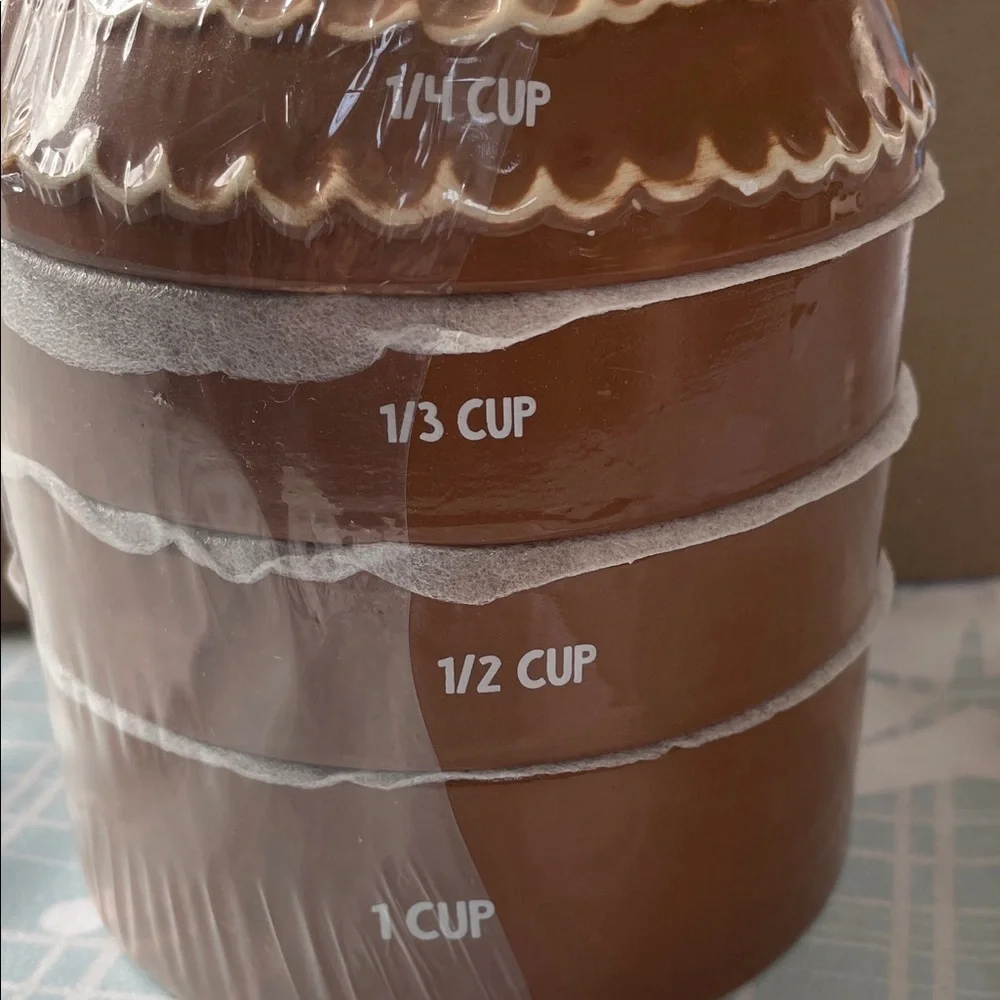 Gingerbread House measuring cups